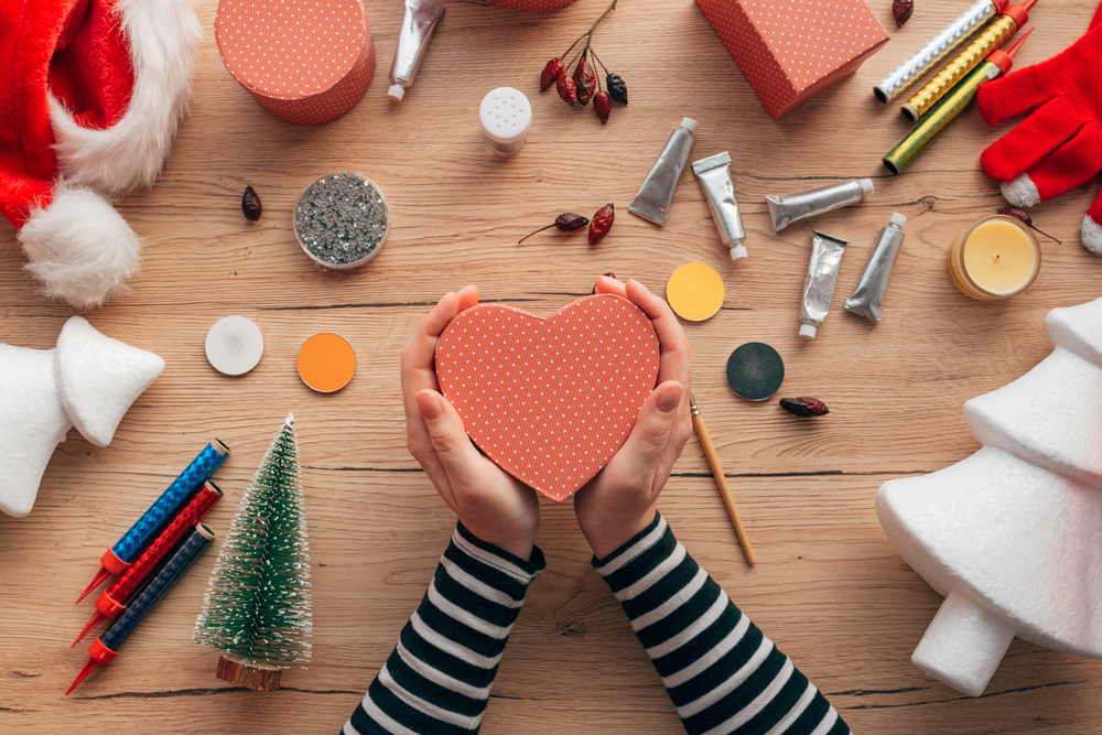 Why DIY Crafts and the Holidays Seem to Go Together