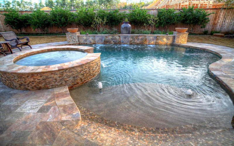 Top Pool Water Features That’ll Make Your Backyard Stand Out