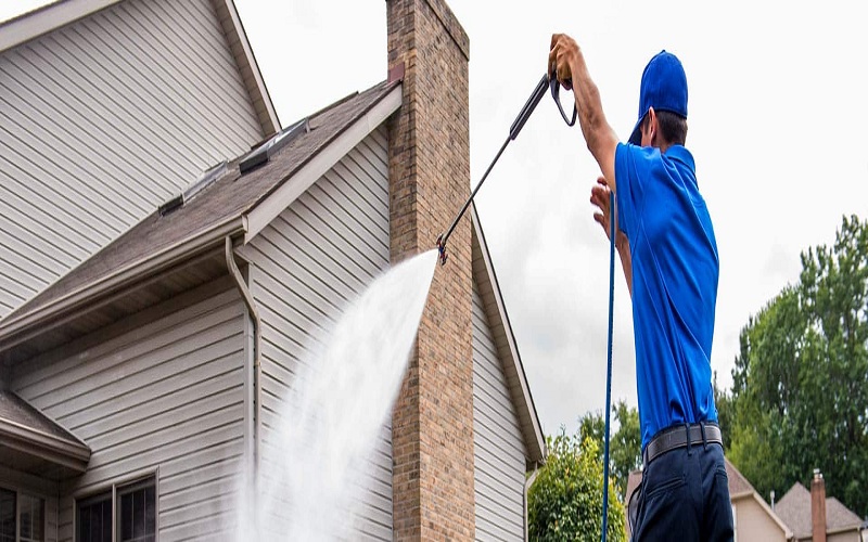 How Professional House Washing and Concrete Cleaning Preserve Your Property